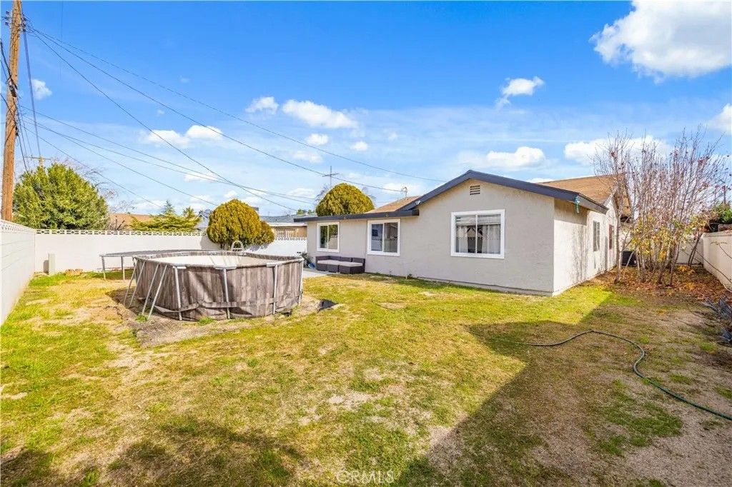 Photo of 38511 Carolside Ave, Palmdale, CA 93550 (MLS # SR26021798)