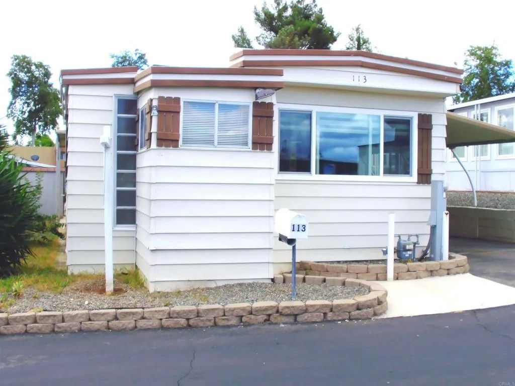 Photo of 211 N Citrus Ave #113, Escondido, CA 92027 (MLS # NDP2603505)