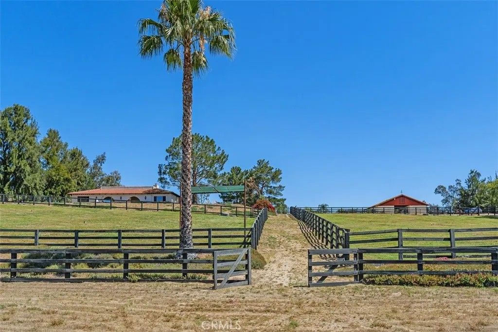 Photo of 35820 Pauba Road, Temecula, CA 92592 (MLS # SW26094295)