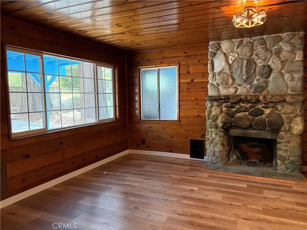 Photo of 320 Sky View Lane, Crestline, CA 92325 (MLS # IV26078377)