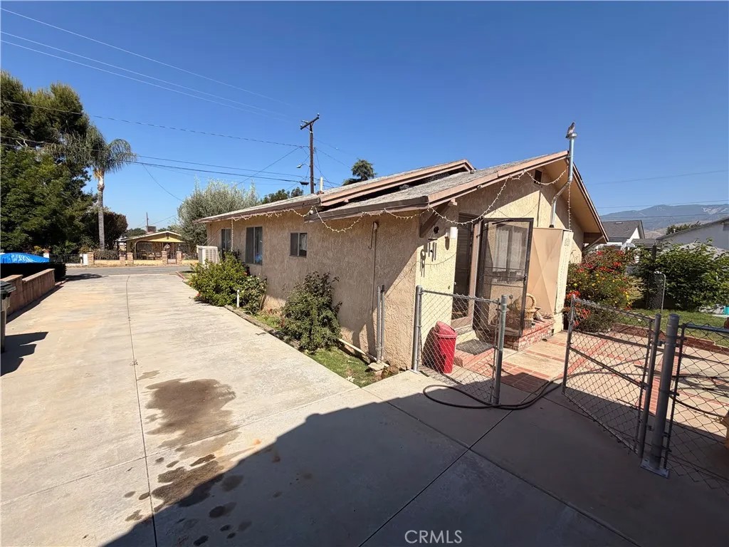 7121 Vine