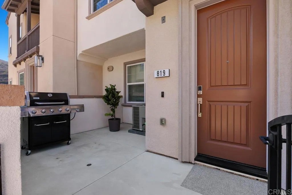 819 Blackstone Drive