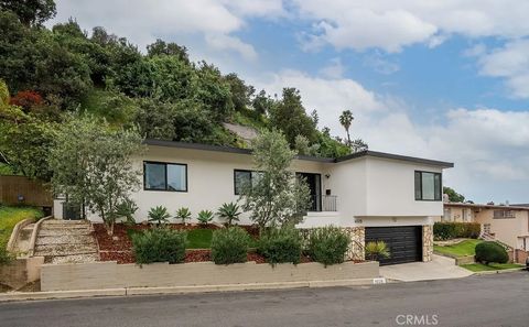 Photo of 4028 Don Diablo Dr, Los Angeles, CA 90008 (MLS # PW26040695)