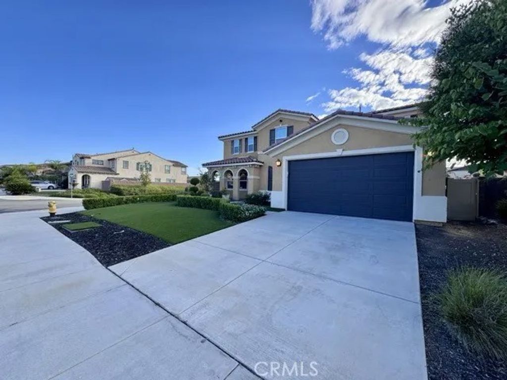 Photo of 30223 Mahogany St, Murrieta, CA 92563 (MLS # SW25226719)