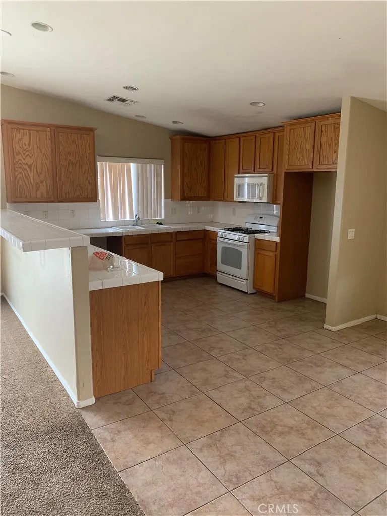 12747 Calle Amapola