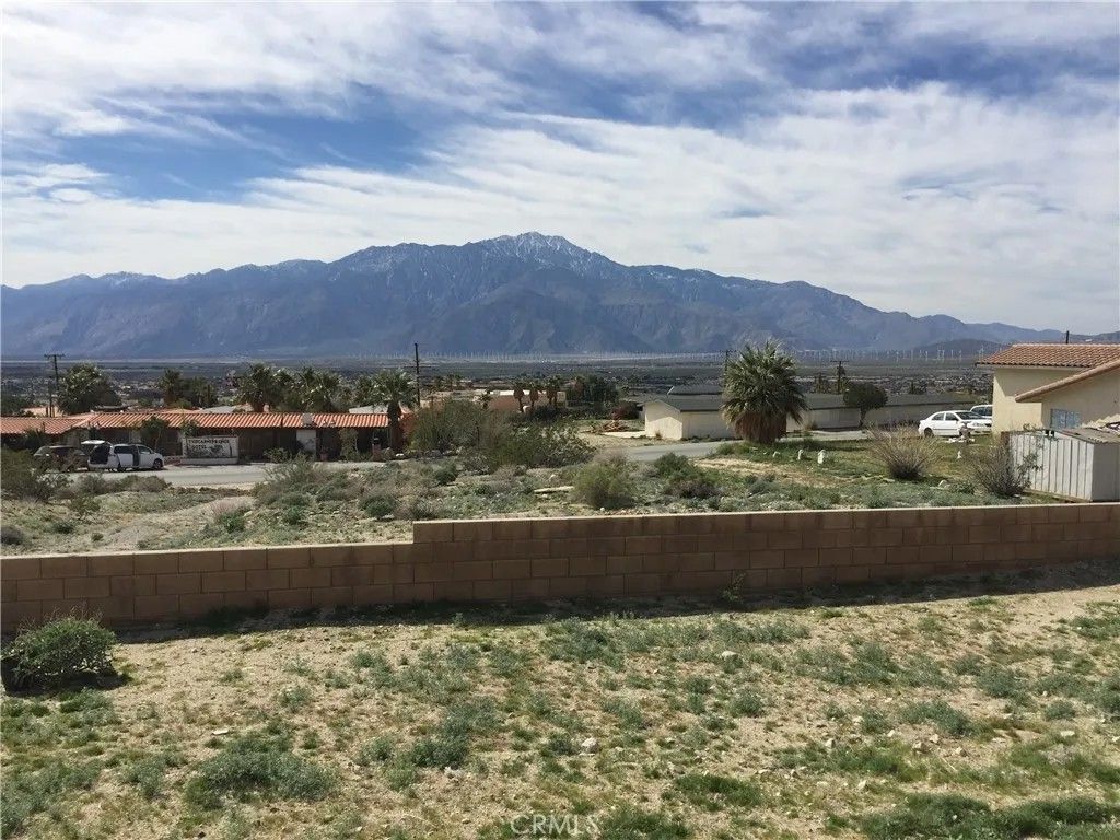 Photo of 12747 Calle Amapola, Desert Hot Springs, CA 92240 (MLS # TR26121594)