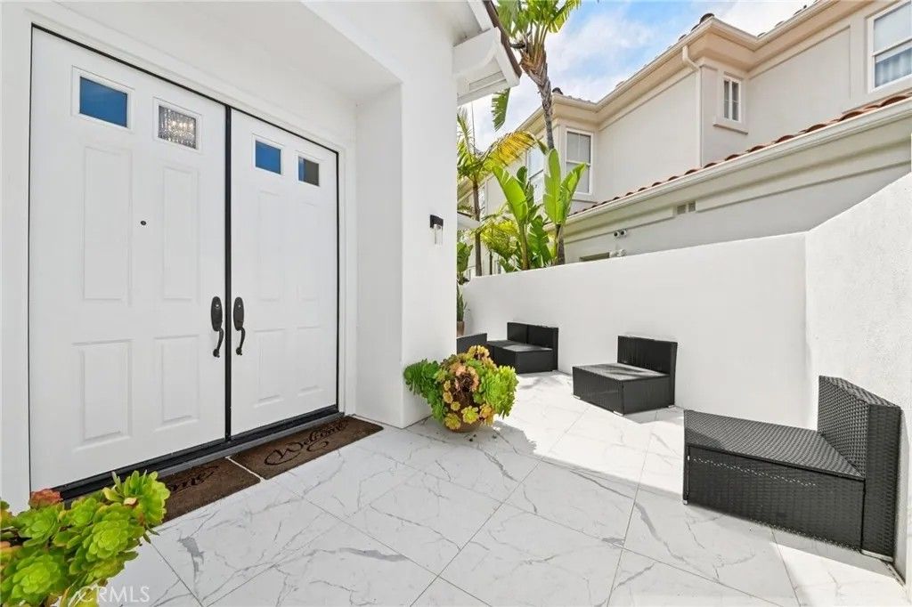 Photo of 16 Tidal Surf, Newport Coast, CA 92657 (MLS # NP26074017)