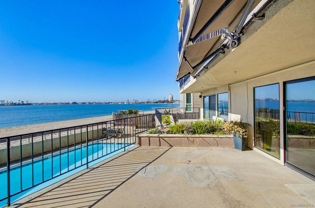 Photo of 1235 Parker Pl #1F, San Diego, CA 92109 (MLS # 260002691)