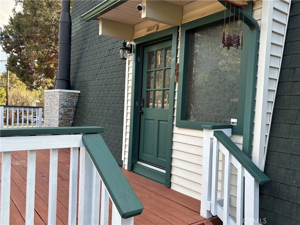 Photo of 1027 Pine Mountain, Big Bear Lake, CA 92314 (MLS # SR26029022)