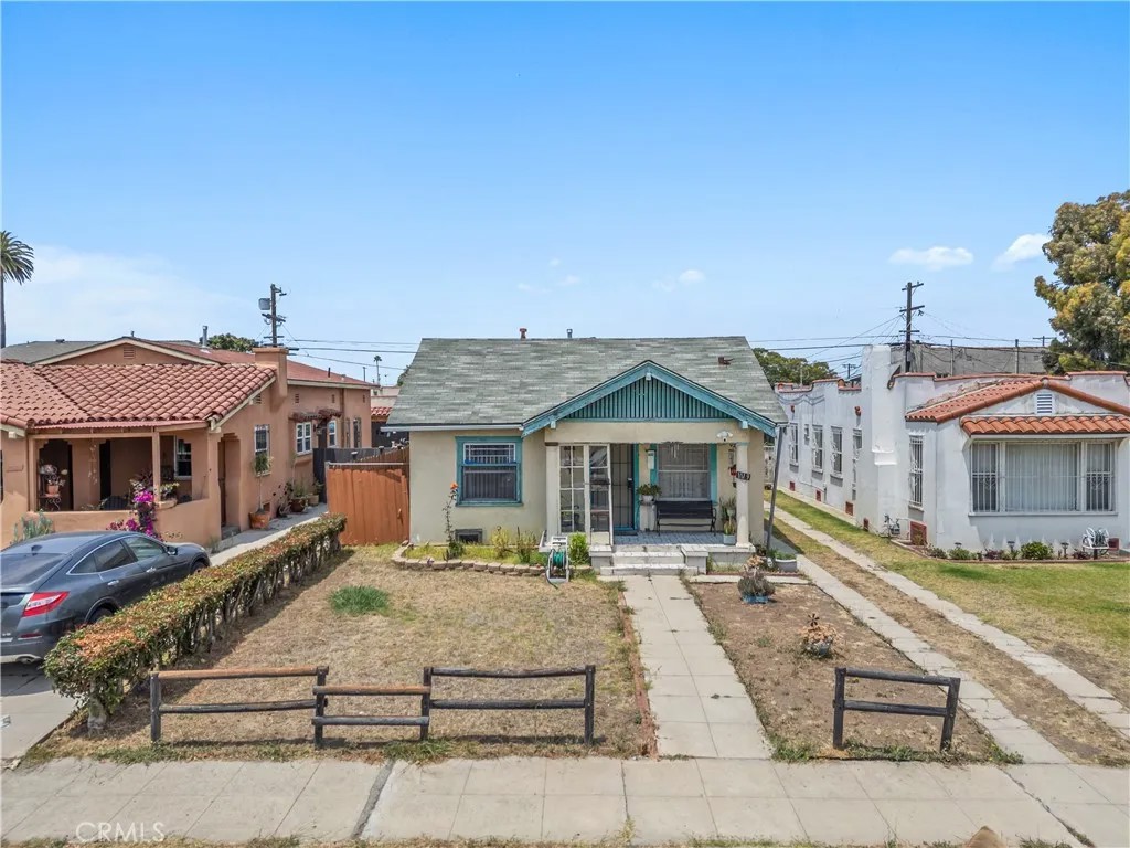 1119 W 84th Place