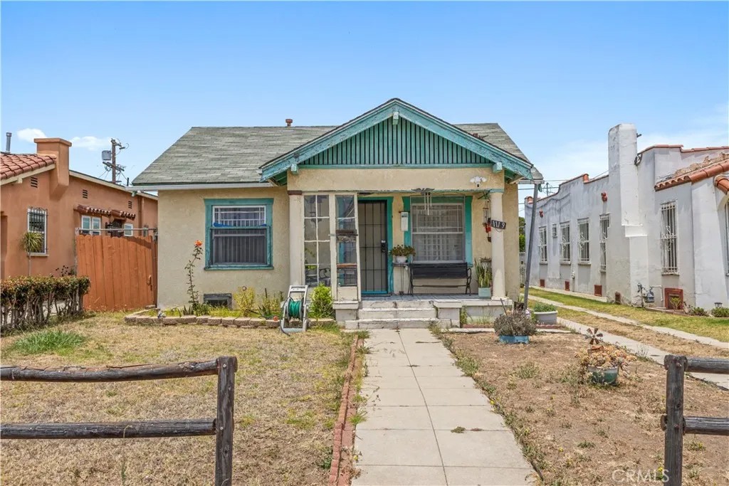 1119 W 84th Place
