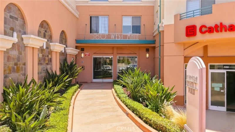 580 W Main Street 302