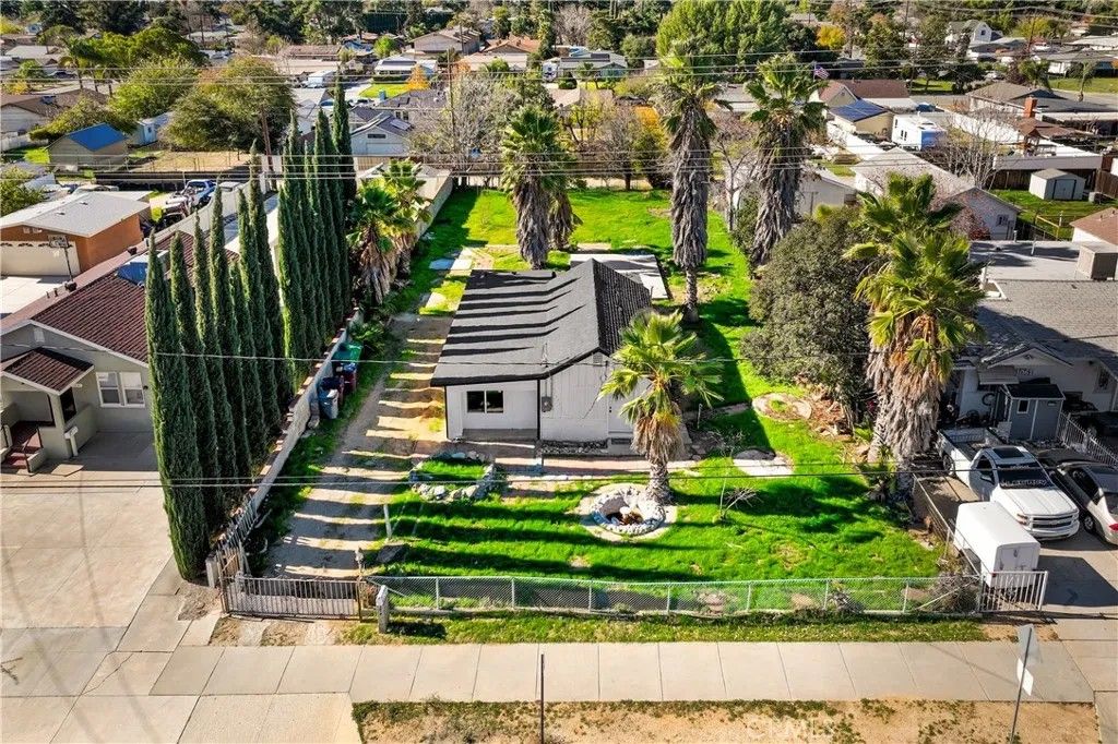 Photo of 1049 Beaumont Ave, Beaumont, CA 92223 (MLS # SW25276278)