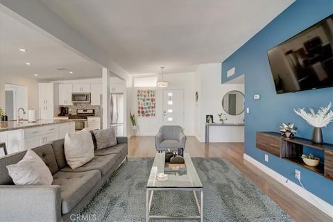 Tiny photo for 2922 N Farrell Dr, Palm Springs, CA 92262 (MLS # SB25255390)