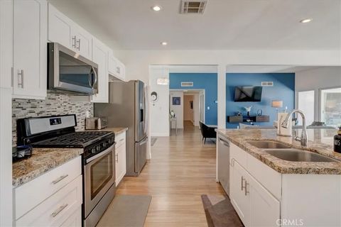 Tiny photo for 2922 N Farrell Dr, Palm Springs, CA 92262 (MLS # SB25255390)