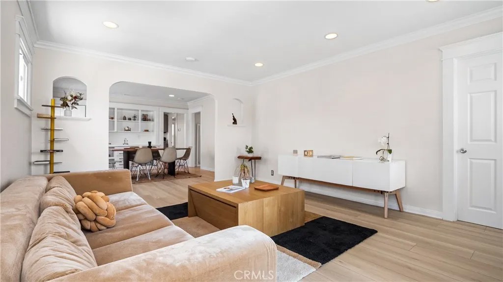 1849 W 38th Street