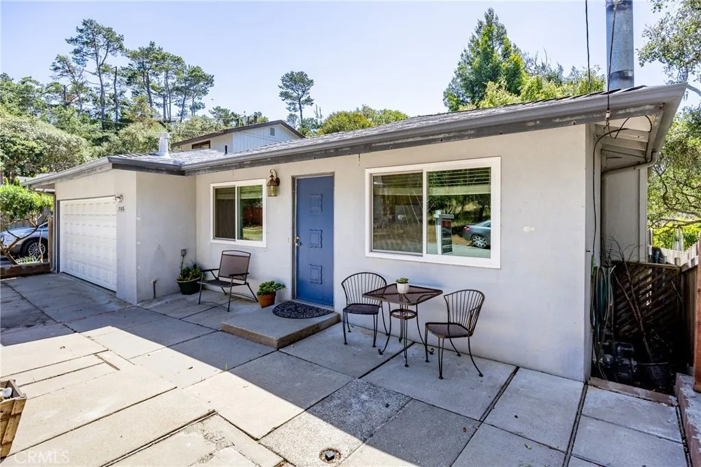 2155 Cowper Street