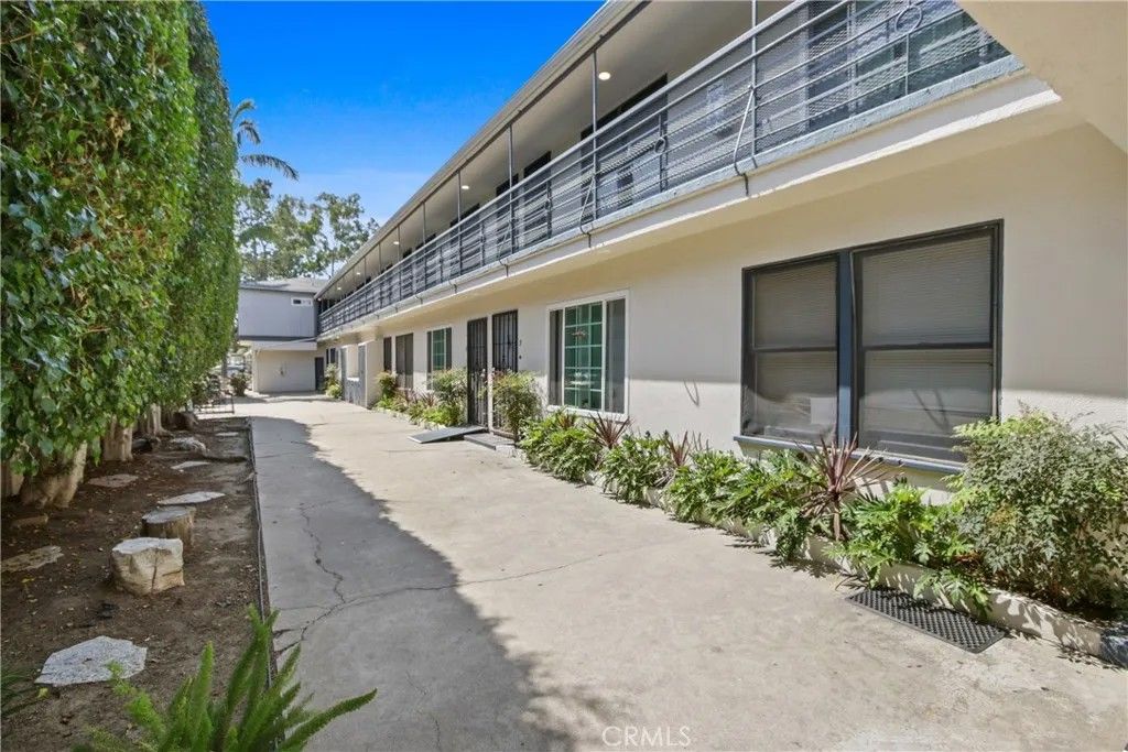 Photo of 2067 E Broadway, Long Beach, CA 90803 (MLS # PW26079807)