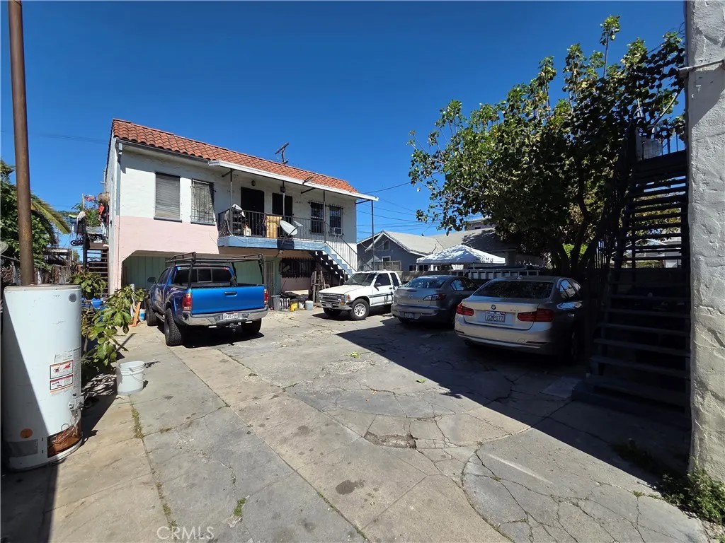 1423 E 52nd