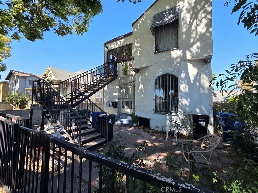 1423 E 52nd