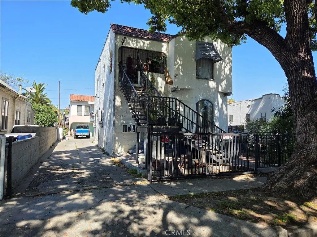 Photo of 1423 E 52nd St, Los Angeles, CA 90011 (MLS # CV26051321)