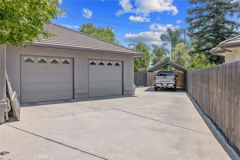 2833 E Laura Court