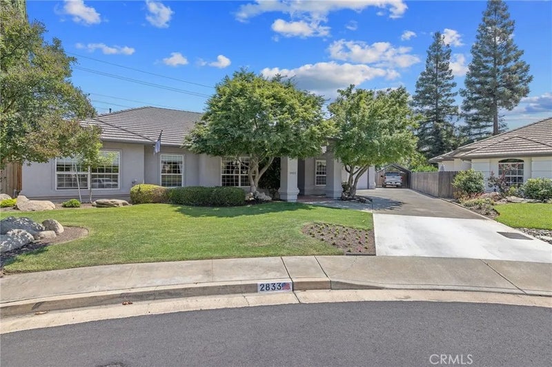 2833 E Laura Court