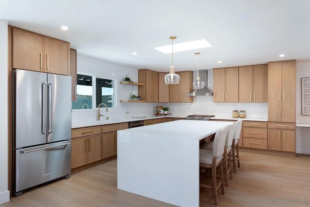 Photo of 6211 Syracuse Lane, San Diego, CA 92122 (MLS # 260006542)