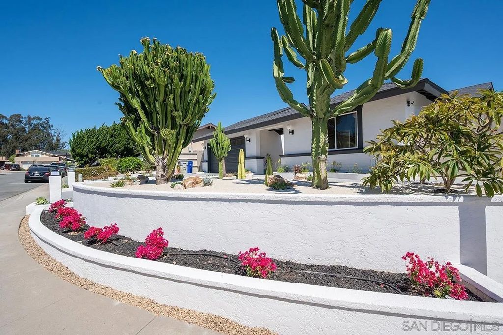 Photo of 6211 Syracuse Lane, San Diego, CA 92122 (MLS # 260006542)