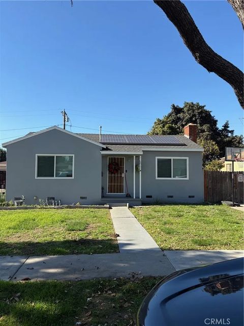 Photo of 2911 Baltic Ave, Long Beach, CA 90810 (MLS # RS25276818)