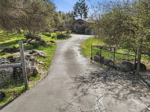 Tiny photo for 47412 Blackfoot Court, Coarsegold, CA 93614 (MLS # FR26040299)