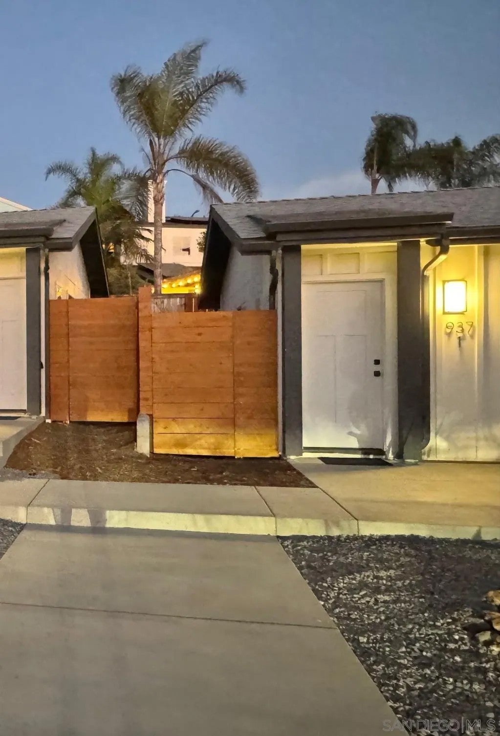 Photo of 931-937 Regal Rd, Encinitas, CA 92024 (MLS # 260022191)