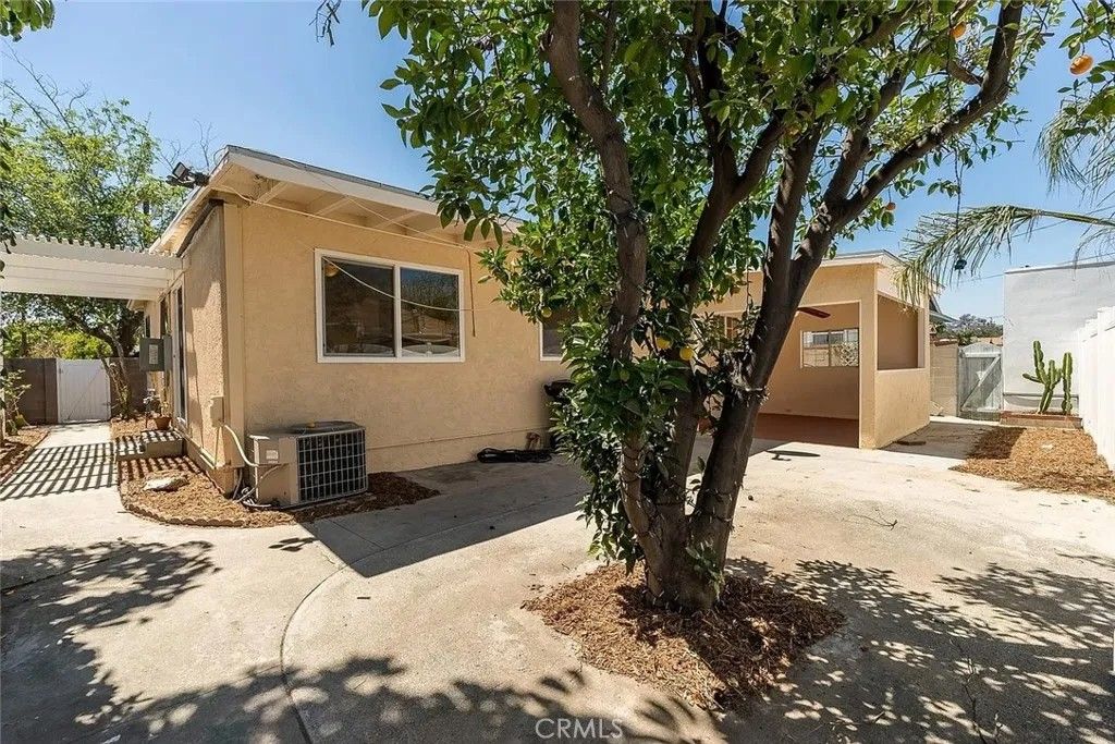 Photo of 7702 Ben Avenue, North Hollywood, CA 91605 (MLS # SR25268360)