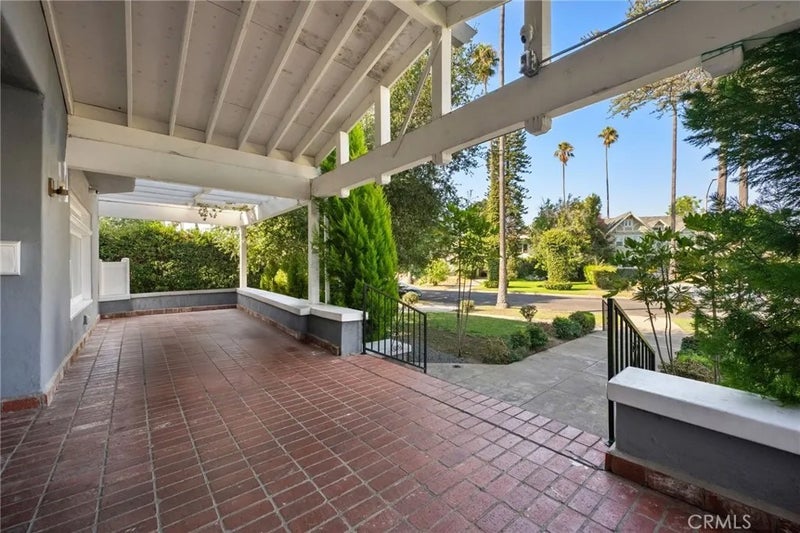 4440 Victoria Park