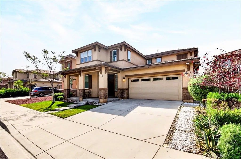 Photo of 15581 Curry Pl, Fontana, CA 92336 (MLS # CV26077505)