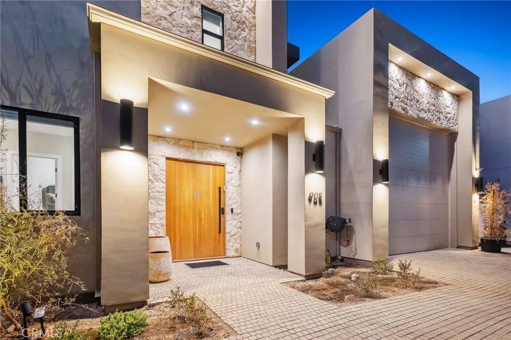 Photo of 908 Beach Dr, Needles, CA 92363 (MLS # SW25277155)