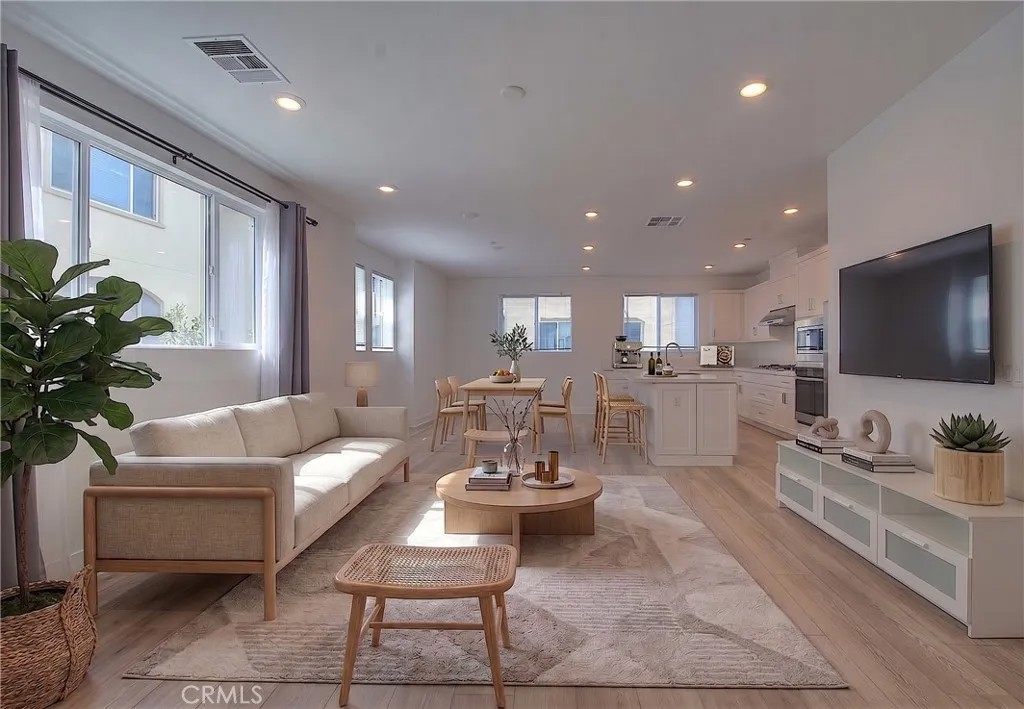 2750 W 182nd 120