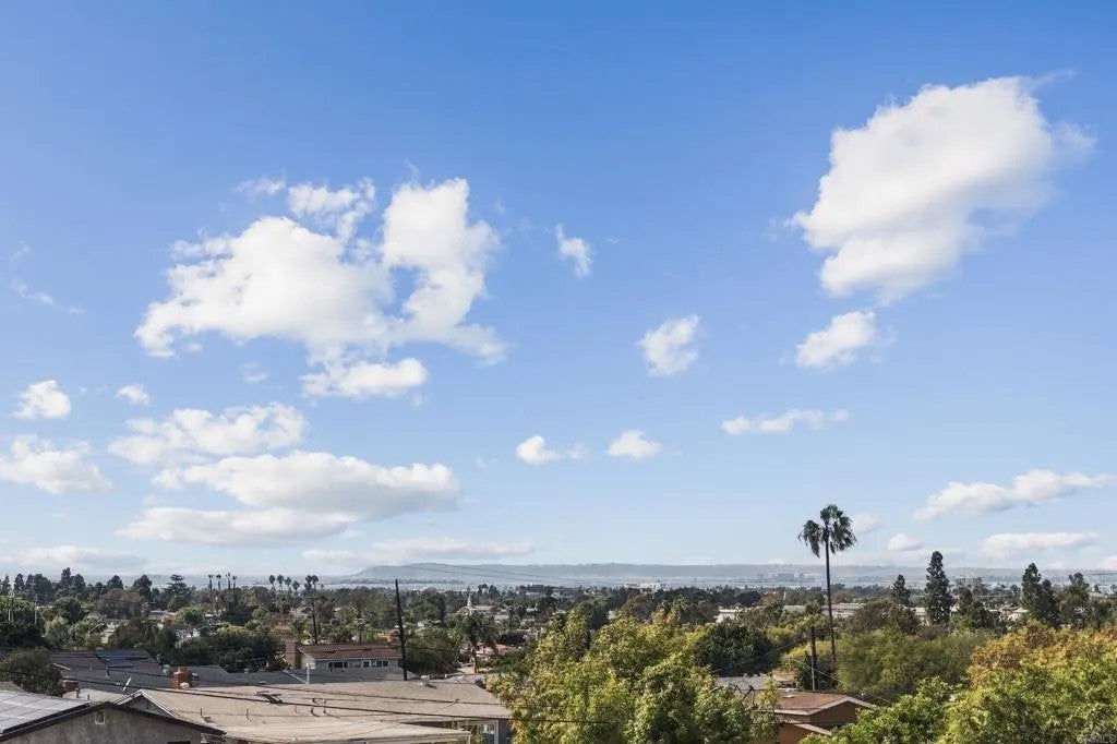 942 Monterey Court