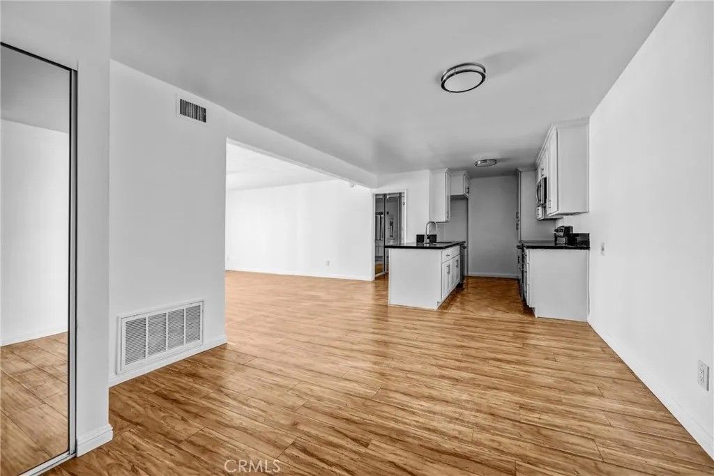 Photo of 5334 Lindley Avenue #319, Encino, CA 91316 (MLS # SR26104582)