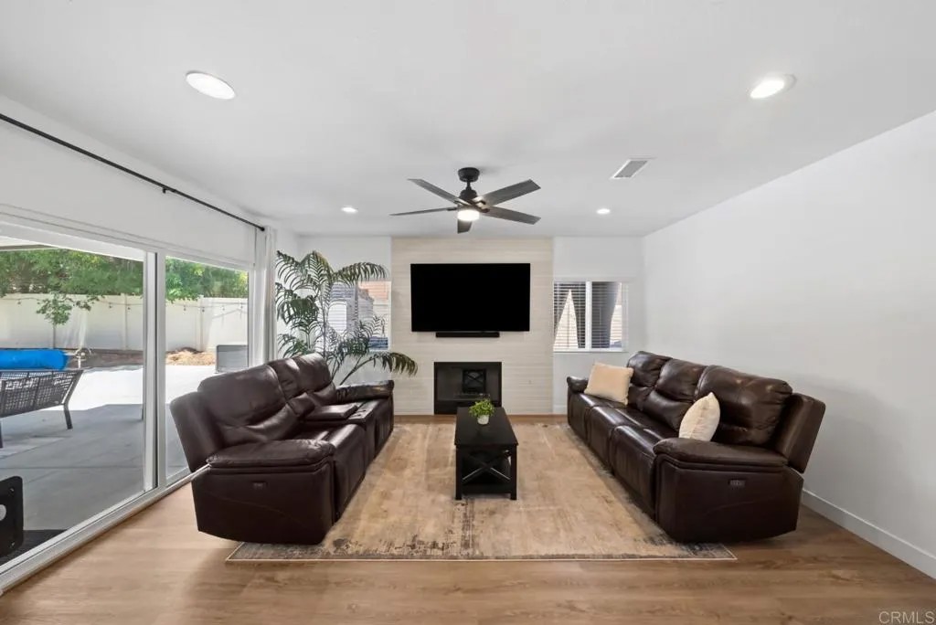 22586 Raspberry Lane