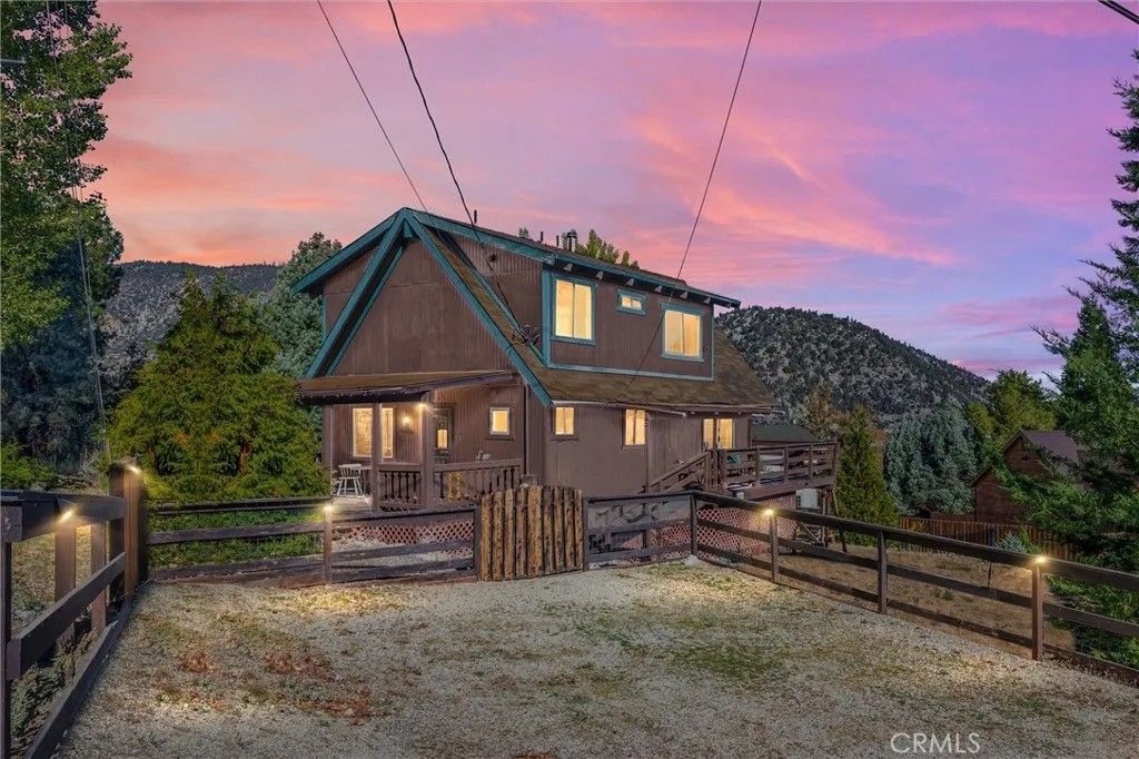 Photo of 2505 Tirol Dr, Pine Mountain Club, CA 93225 (MLS # SR25271892)