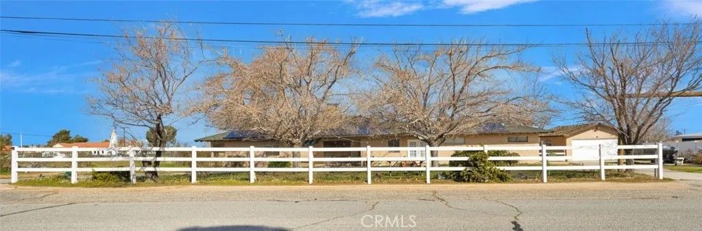 Photo of 17598 Linden St, Hesperia, CA 92345 (MLS # HD26029610)