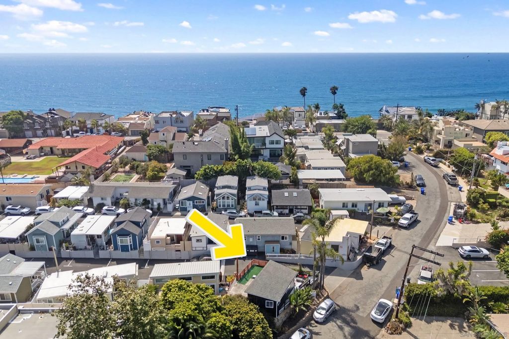 Photo of 170 Diana St #29, Encinitas, CA 92024 (MLS # 250039695)