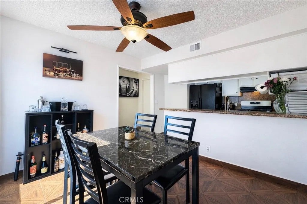 9053 Willis