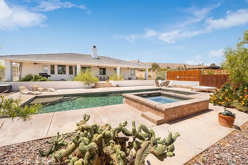 61424 Latham Trail