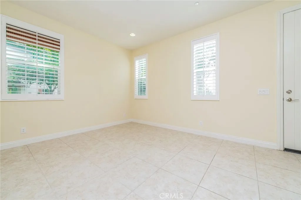 219 Wicker