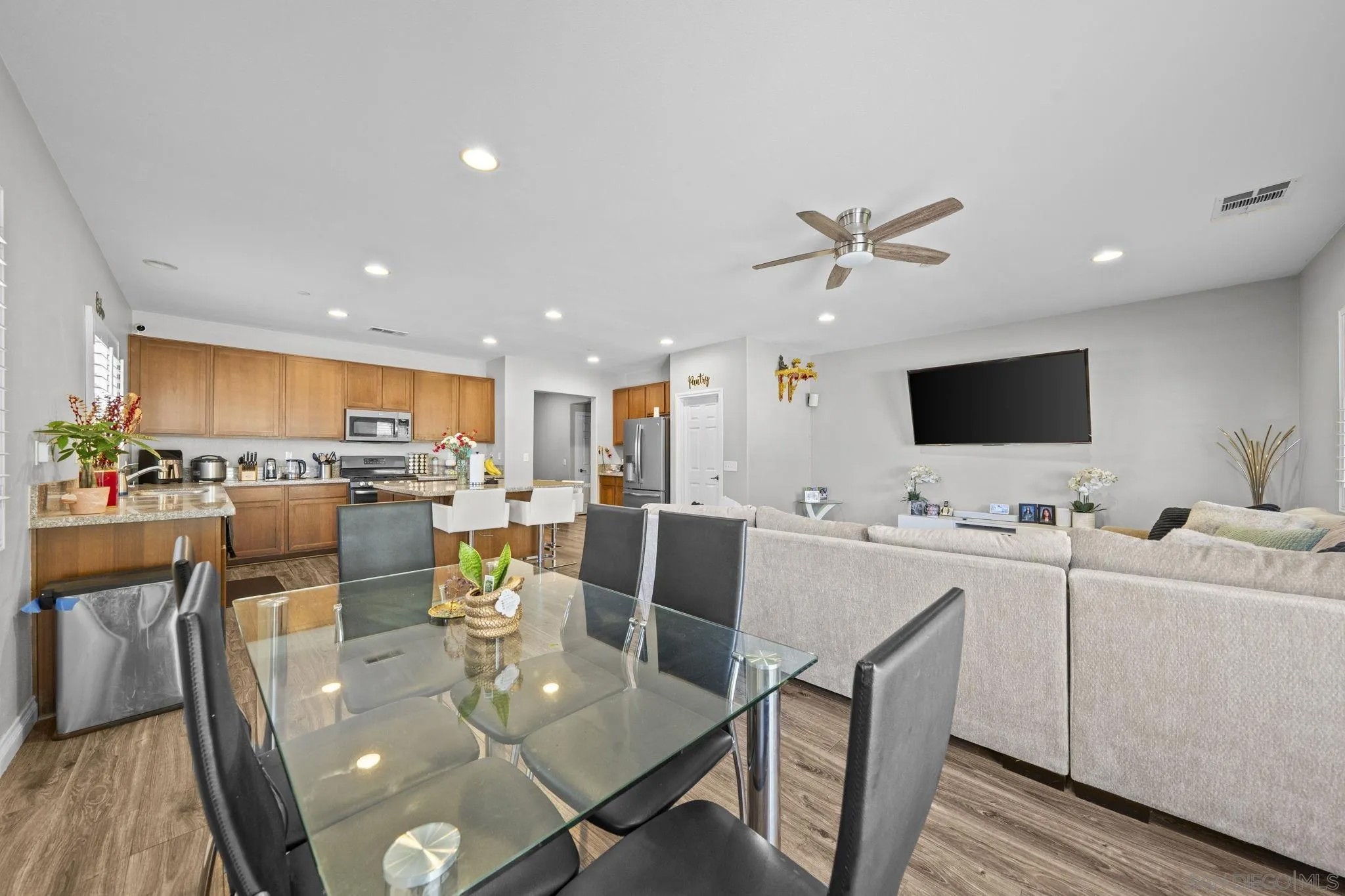 13180 Shiperio Ln
