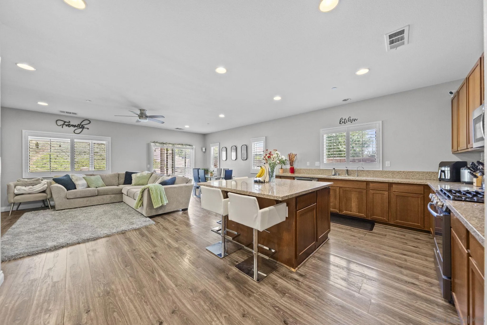 13180 Shiperio Ln