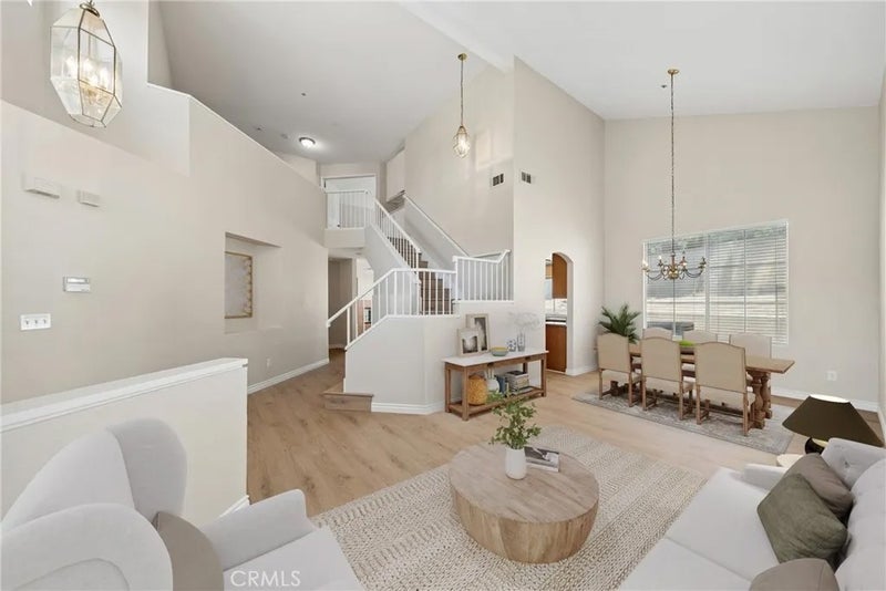 13734 Hillcrest