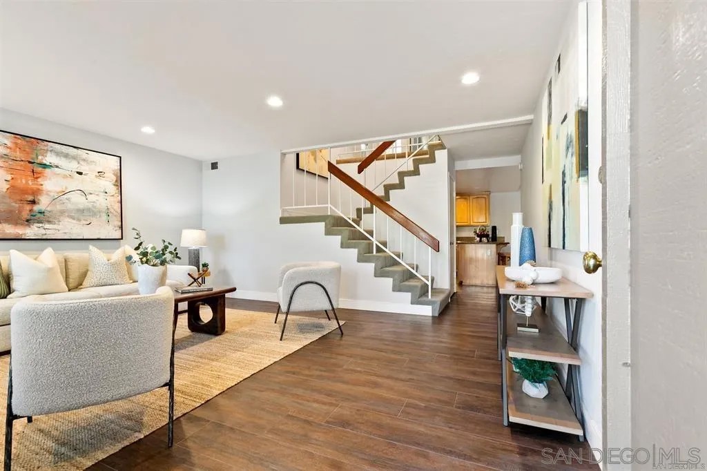 9810 GUISANTE TERRACE